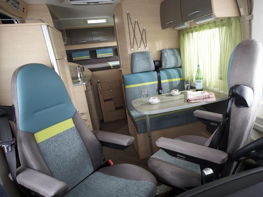 Интерьер Hymer Exsis-I 2007 года  (фото 8 из 14)